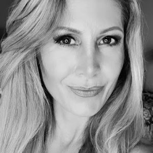 Meet your Posher, Angelique